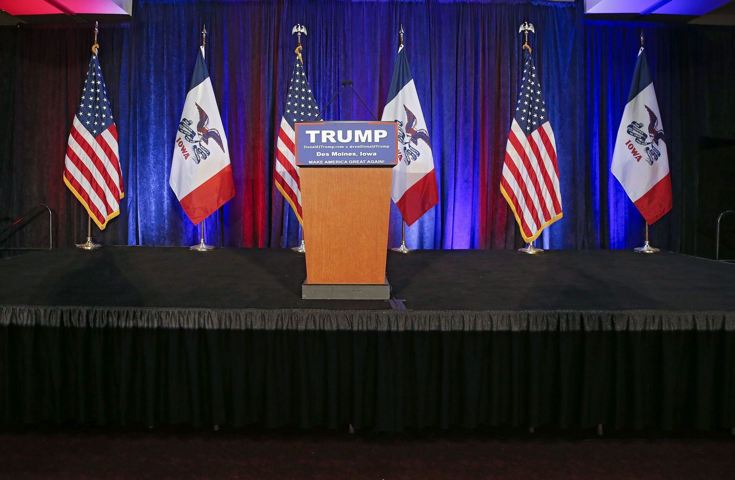 CAUCUS NIGHT - DES MOINES